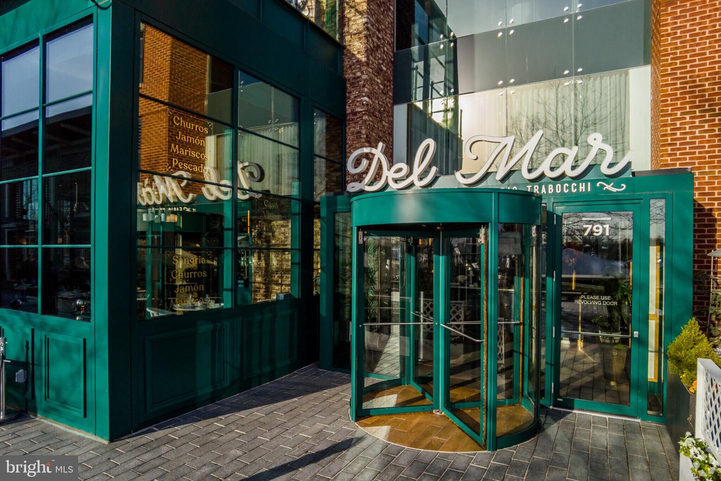 814 CAPITOL SQUARE PL SW, WASHINGTON, District Of Columbia 20024, 4 Bedrooms Bedrooms, ,3 BathroomsBathrooms,Residential,For sale,814 CAPITOL SQUARE PL SW,DCDC2241402 MLS # DCDC2241402