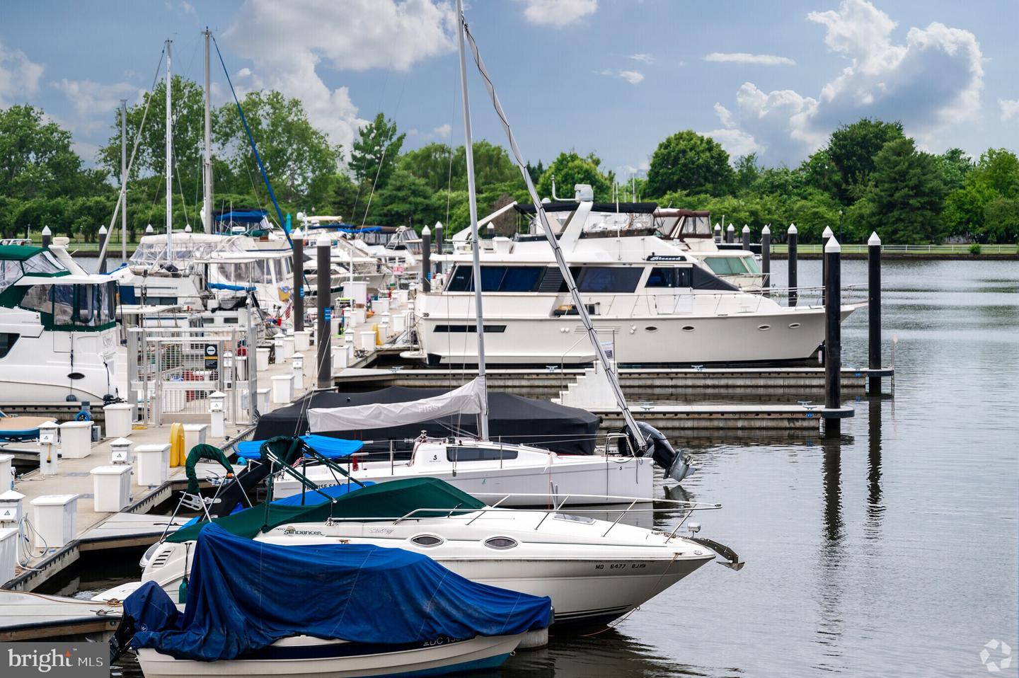 814 CAPITOL SQUARE PL SW, WASHINGTON, District Of Columbia 20024, 4 Bedrooms Bedrooms, ,3 BathroomsBathrooms,Residential,For sale,814 CAPITOL SQUARE PL SW,DCDC2241402 MLS # DCDC2241402