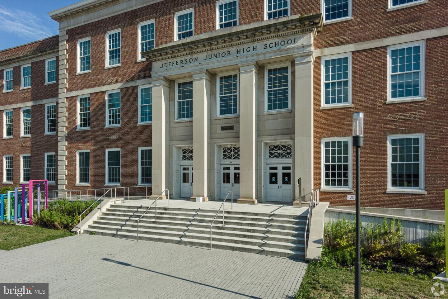 814 CAPITOL SQUARE PL SW, WASHINGTON, District Of Columbia 20024, 4 Bedrooms Bedrooms, ,3 BathroomsBathrooms,Residential,For sale,814 CAPITOL SQUARE PL SW,DCDC2241402 MLS # DCDC2241402