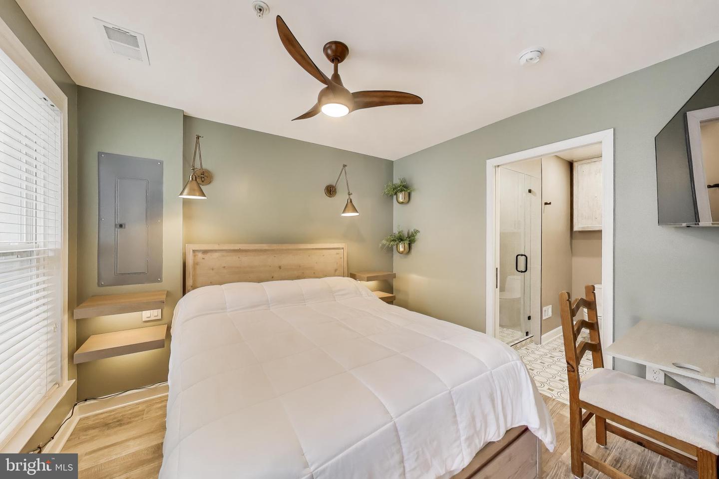 814 CAPITOL SQUARE PL SW, WASHINGTON, District Of Columbia 20024, 4 Bedrooms Bedrooms, ,3 BathroomsBathrooms,Residential,For sale,814 CAPITOL SQUARE PL SW,DCDC2241402 MLS # DCDC2241402