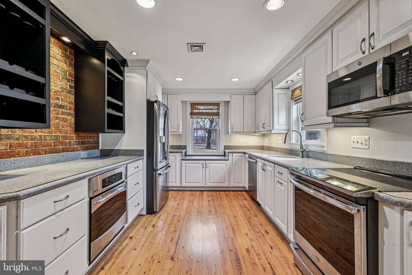 11719 DUMFRIES RD, MANASSAS, Virginia 20112, 3 Bedrooms Bedrooms, ,2 BathroomsBathrooms,Residential,For sale,11719 DUMFRIES RD,VAPW2110616 MLS # VAPW2110616