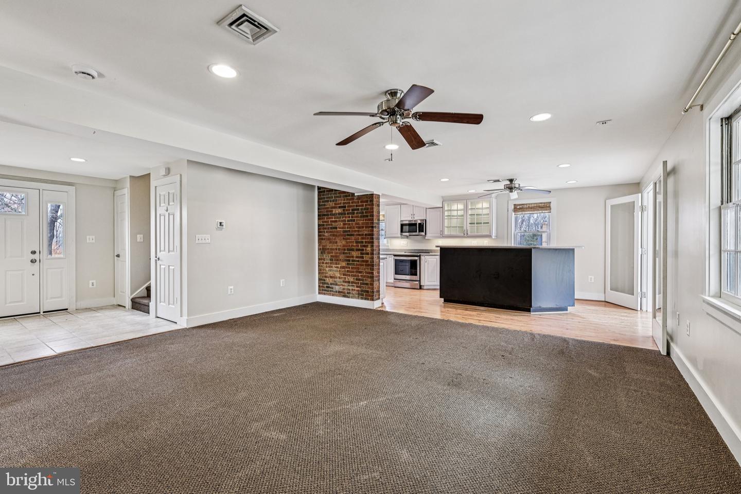 11719 DUMFRIES RD, MANASSAS, Virginia 20112, 3 Bedrooms Bedrooms, ,2 BathroomsBathrooms,Residential,For sale,11719 DUMFRIES RD,VAPW2110616 MLS # VAPW2110616