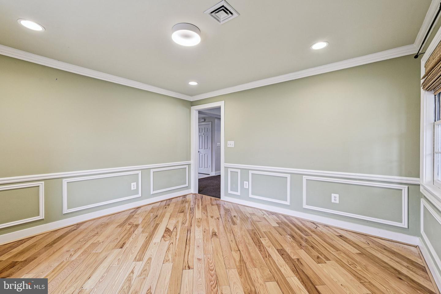 11719 DUMFRIES RD, MANASSAS, Virginia 20112, 3 Bedrooms Bedrooms, ,2 BathroomsBathrooms,Residential,For sale,11719 DUMFRIES RD,VAPW2110616 MLS # VAPW2110616