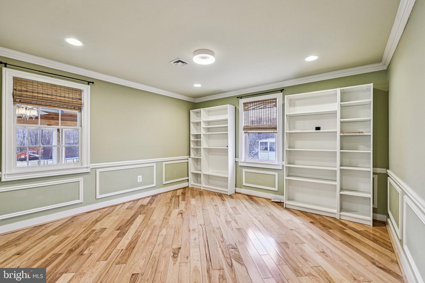 11719 DUMFRIES RD, MANASSAS, Virginia 20112, 3 Bedrooms Bedrooms, ,2 BathroomsBathrooms,Residential,For sale,11719 DUMFRIES RD,VAPW2110616 MLS # VAPW2110616