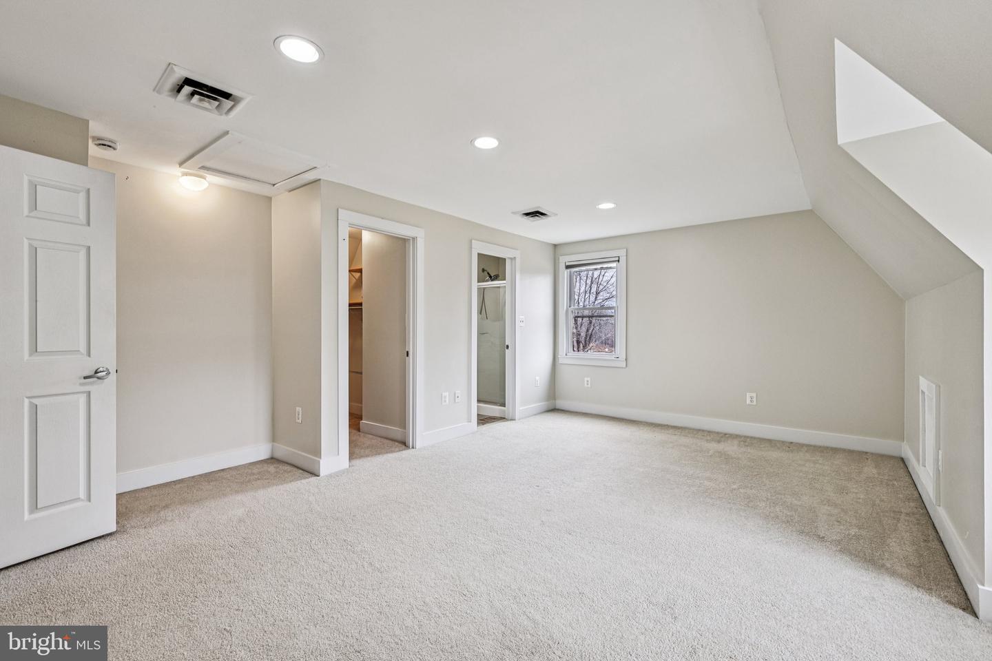 11719 DUMFRIES RD, MANASSAS, Virginia 20112, 3 Bedrooms Bedrooms, ,2 BathroomsBathrooms,Residential,For sale,11719 DUMFRIES RD,VAPW2110616 MLS # VAPW2110616