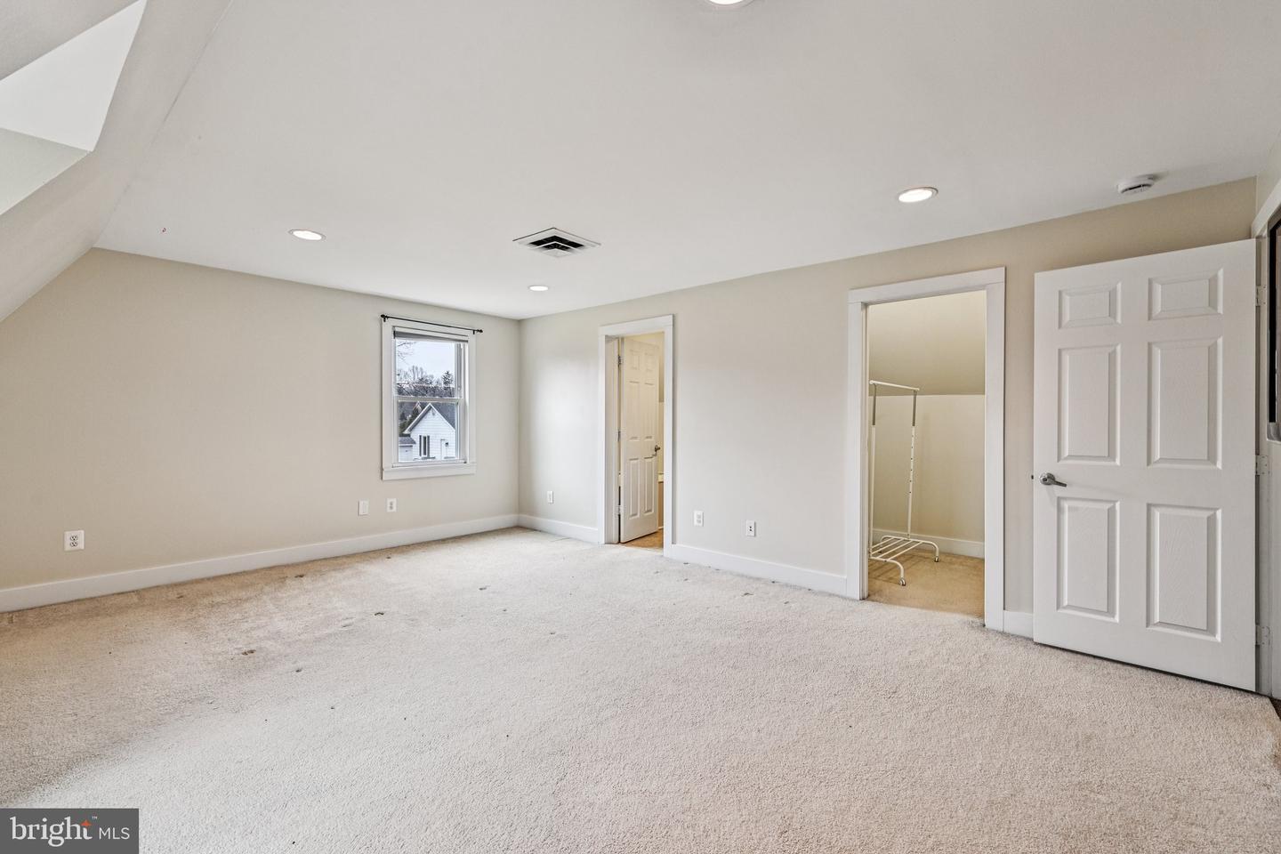 11719 DUMFRIES RD, MANASSAS, Virginia 20112, 3 Bedrooms Bedrooms, ,2 BathroomsBathrooms,Residential,For sale,11719 DUMFRIES RD,VAPW2110616 MLS # VAPW2110616