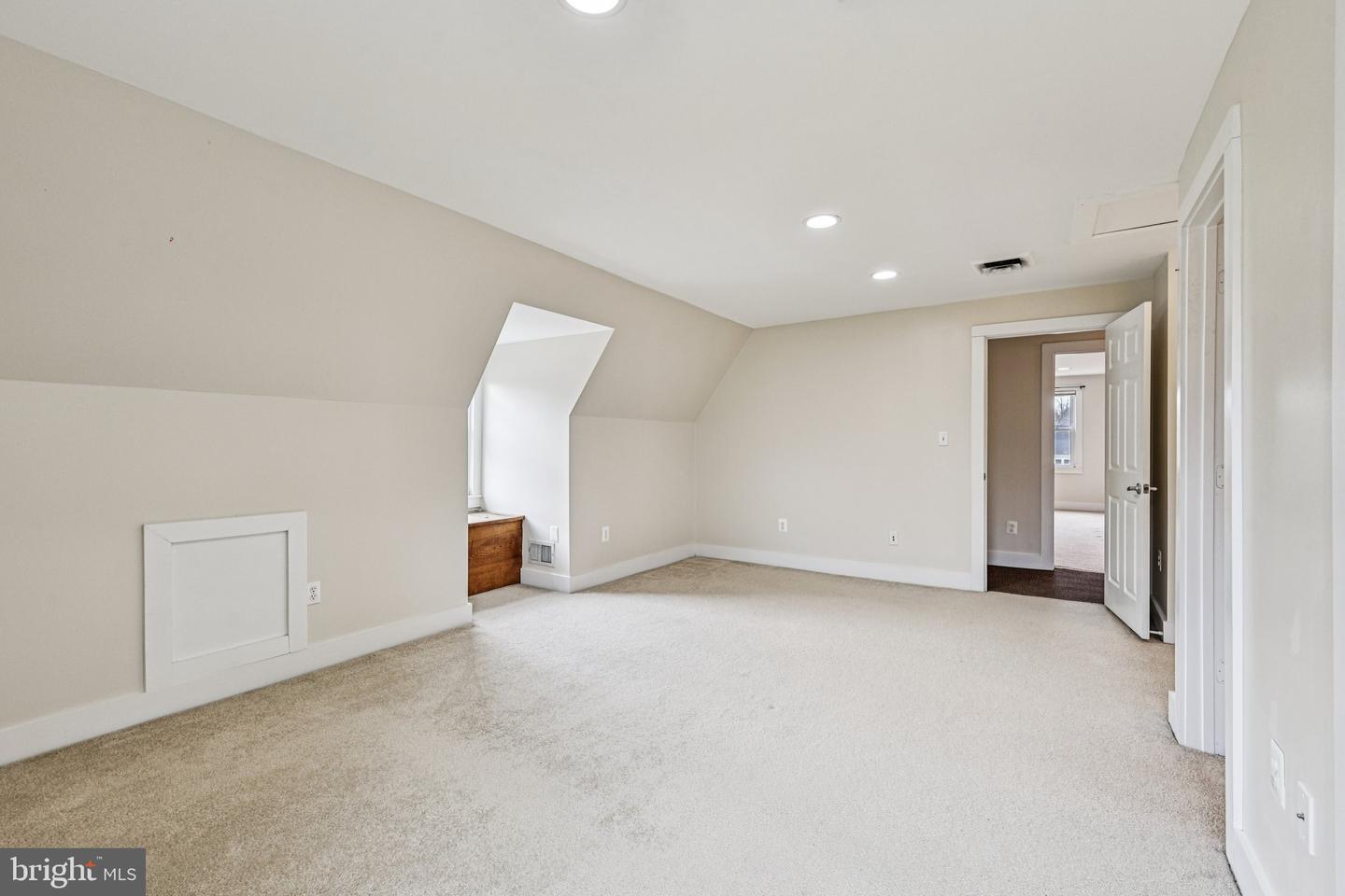 11719 DUMFRIES RD, MANASSAS, Virginia 20112, 3 Bedrooms Bedrooms, ,2 BathroomsBathrooms,Residential,For sale,11719 DUMFRIES RD,VAPW2110616 MLS # VAPW2110616