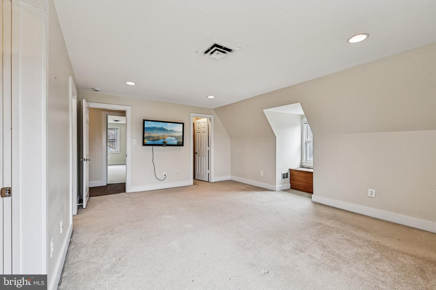 11719 DUMFRIES RD, MANASSAS, Virginia 20112, 3 Bedrooms Bedrooms, ,2 BathroomsBathrooms,Residential,For sale,11719 DUMFRIES RD,VAPW2110616 MLS # VAPW2110616