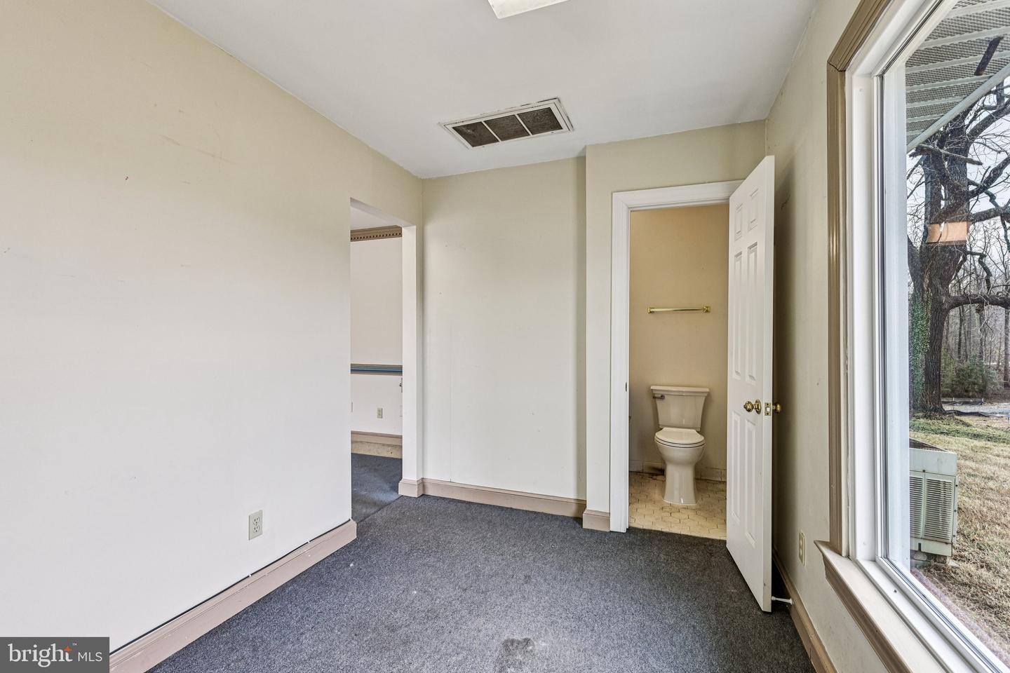 11719 DUMFRIES RD, MANASSAS, Virginia 20112, 3 Bedrooms Bedrooms, ,2 BathroomsBathrooms,Residential,For sale,11719 DUMFRIES RD,VAPW2110616 MLS # VAPW2110616