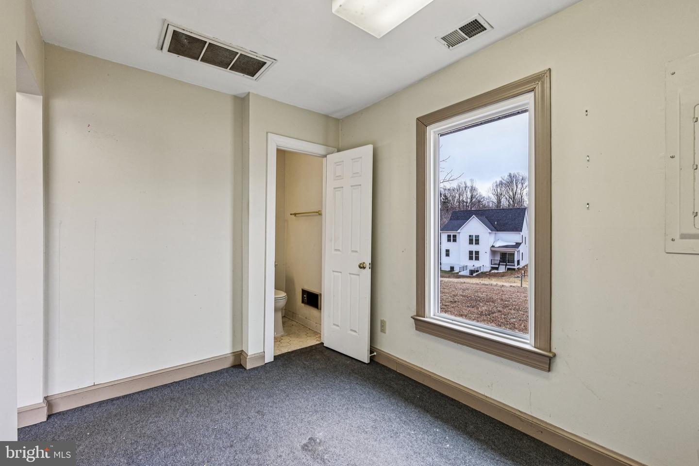 11719 DUMFRIES RD, MANASSAS, Virginia 20112, 3 Bedrooms Bedrooms, ,2 BathroomsBathrooms,Residential,For sale,11719 DUMFRIES RD,VAPW2110616 MLS # VAPW2110616