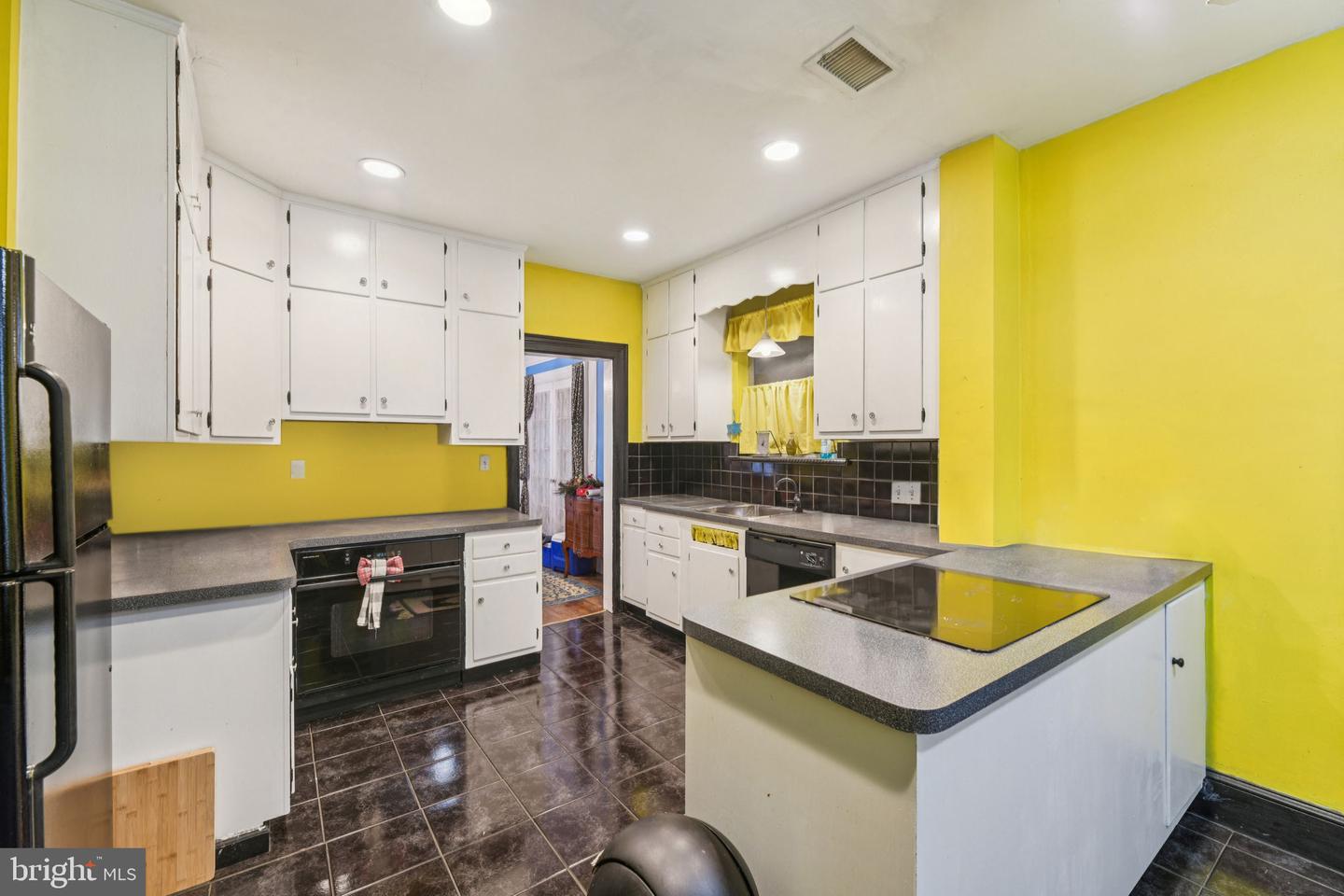 5115 38TH ST NW, WASHINGTON, District Of Columbia 20016, 4 Bedrooms Bedrooms, 18 Rooms Rooms,3 BathroomsBathrooms,Residential,For sale,5115 38TH ST NW,DCDC2241764 MLS # DCDC2241764