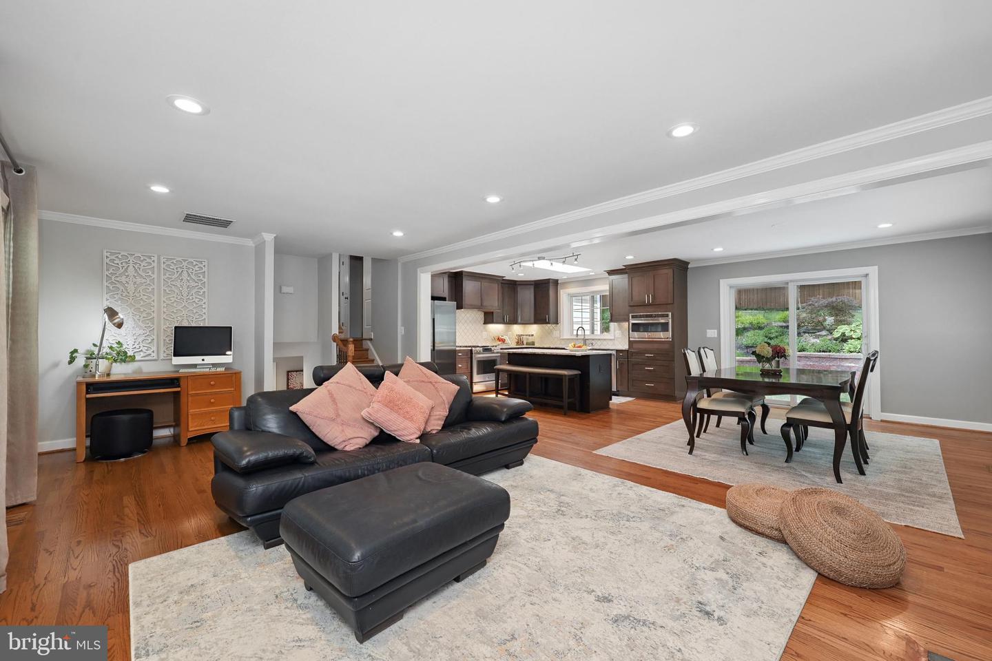 9322 GLENBROOK RD, FAIRFAX, Virginia 22031, 4 Bedrooms Bedrooms, ,3 BathroomsBathrooms,Residential,For sale,9322 GLENBROOK RD,VAFX2287146 MLS # VAFX2287146