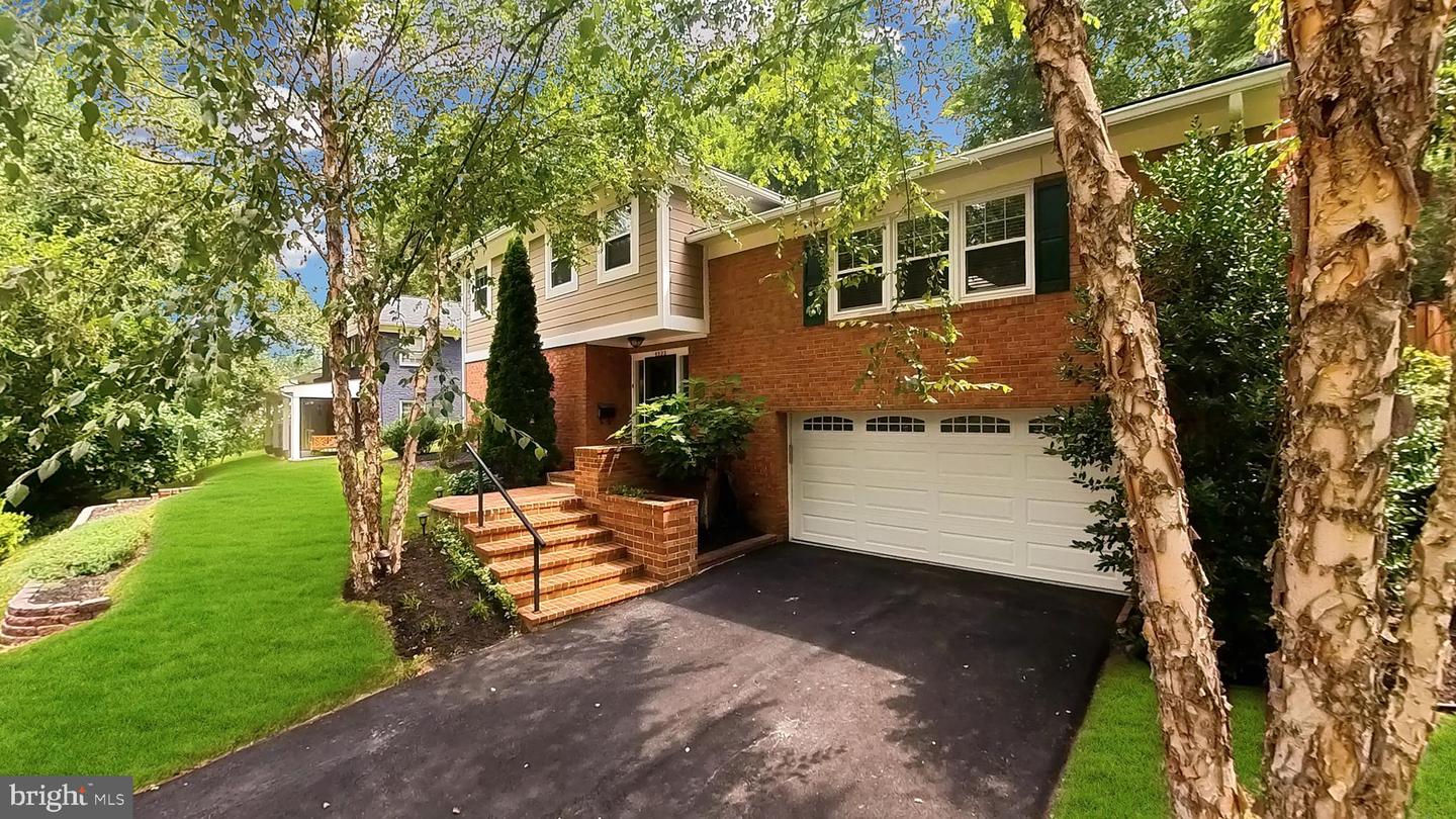 9322 GLENBROOK RD, FAIRFAX, Virginia 22031, 4 Bedrooms Bedrooms, ,3 BathroomsBathrooms,Residential,For sale,9322 GLENBROOK RD,VAFX2287146 MLS # VAFX2287146