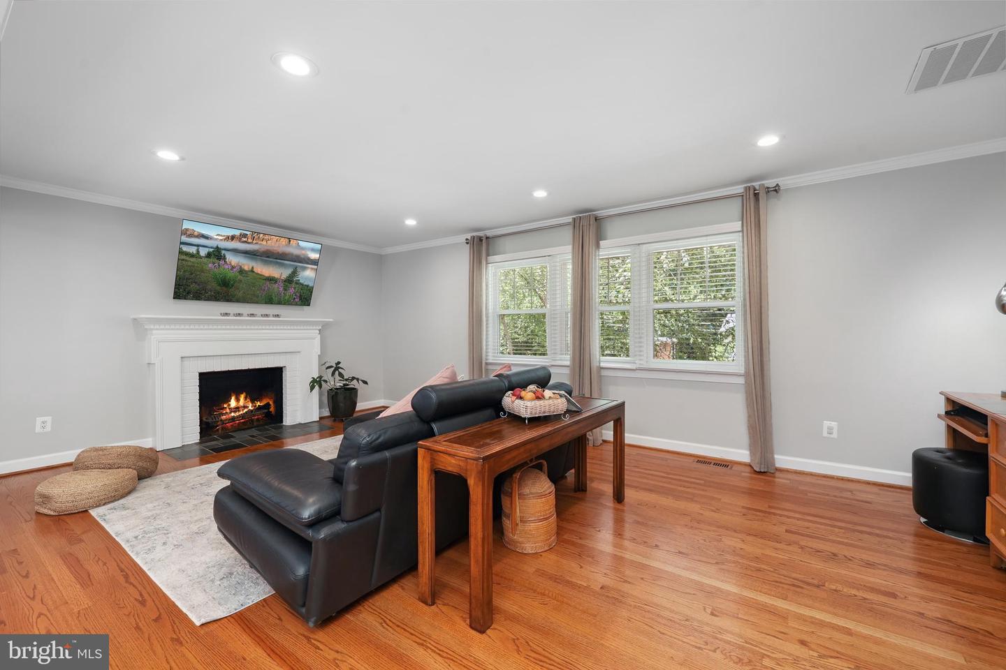 9322 GLENBROOK RD, FAIRFAX, Virginia 22031, 4 Bedrooms Bedrooms, ,3 BathroomsBathrooms,Residential,For sale,9322 GLENBROOK RD,VAFX2287146 MLS # VAFX2287146