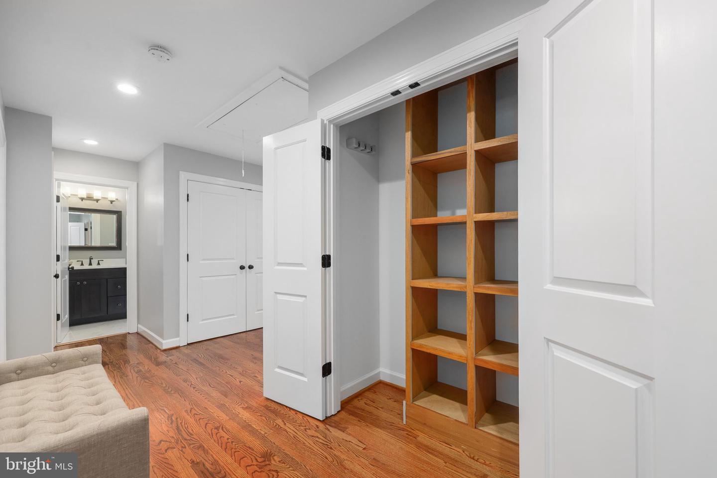 9322 GLENBROOK RD, FAIRFAX, Virginia 22031, 4 Bedrooms Bedrooms, ,3 BathroomsBathrooms,Residential,For sale,9322 GLENBROOK RD,VAFX2287146 MLS # VAFX2287146