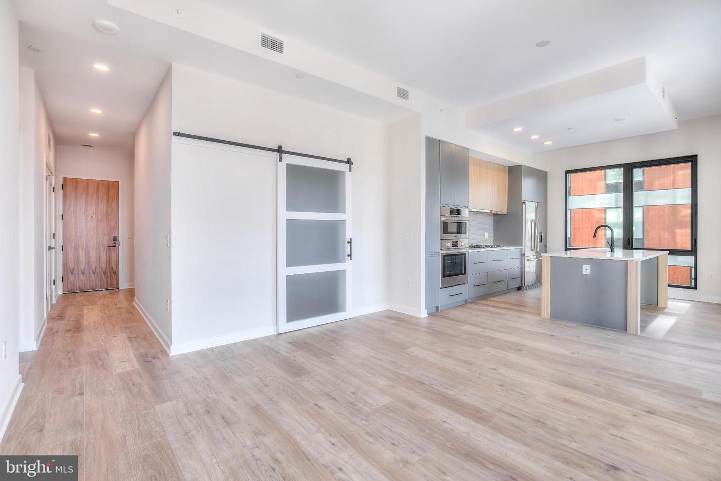 255 W. FALLS STATION BLVD #402, FALLS CHURCH, Virginia 22046, 2 Bedrooms Bedrooms, 5 Rooms Rooms,2 BathroomsBathrooms,Residential,For sale,255 W. FALLS STATION BLVD #402,VAFA2003536 MLS # VAFA2003536