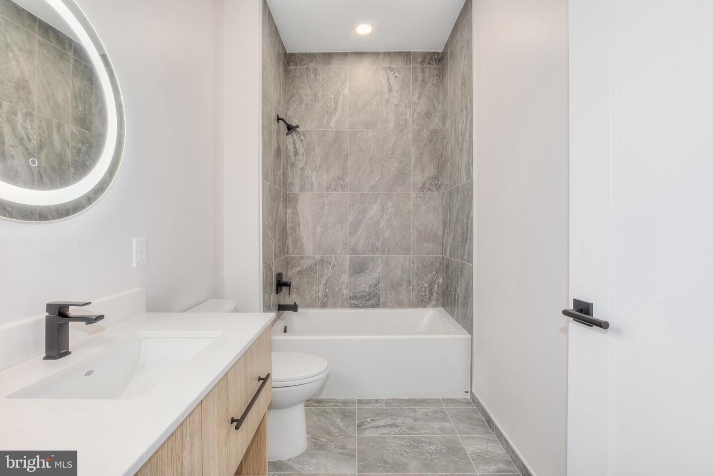 255 W. FALLS STATION BLVD #402, FALLS CHURCH, Virginia 22046, 2 Bedrooms Bedrooms, 5 Rooms Rooms,2 BathroomsBathrooms,Residential,For sale,255 W. FALLS STATION BLVD #402,VAFA2003536 MLS # VAFA2003536