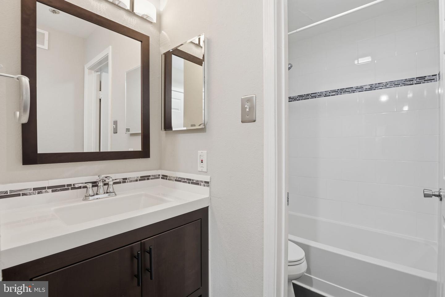 3309 WYNDHAM CIR #1172, ALEXANDRIA, Virginia 22302, 2 Bedrooms Bedrooms, ,2 BathroomsBathrooms,Residential,For sale,3309 WYNDHAM CIR #1172,VAAX2053558 MLS # VAAX2053558