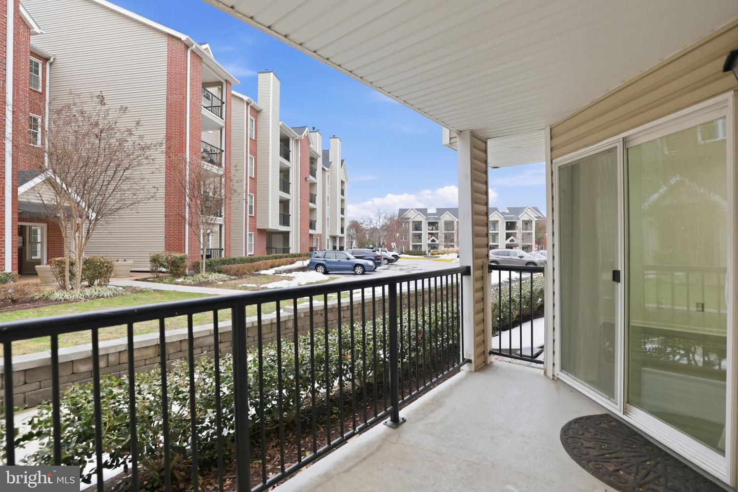 3309 WYNDHAM CIR #1172, ALEXANDRIA, Virginia 22302, 2 Bedrooms Bedrooms, ,2 BathroomsBathrooms,Residential,For sale,3309 WYNDHAM CIR #1172,VAAX2053558 MLS # VAAX2053558