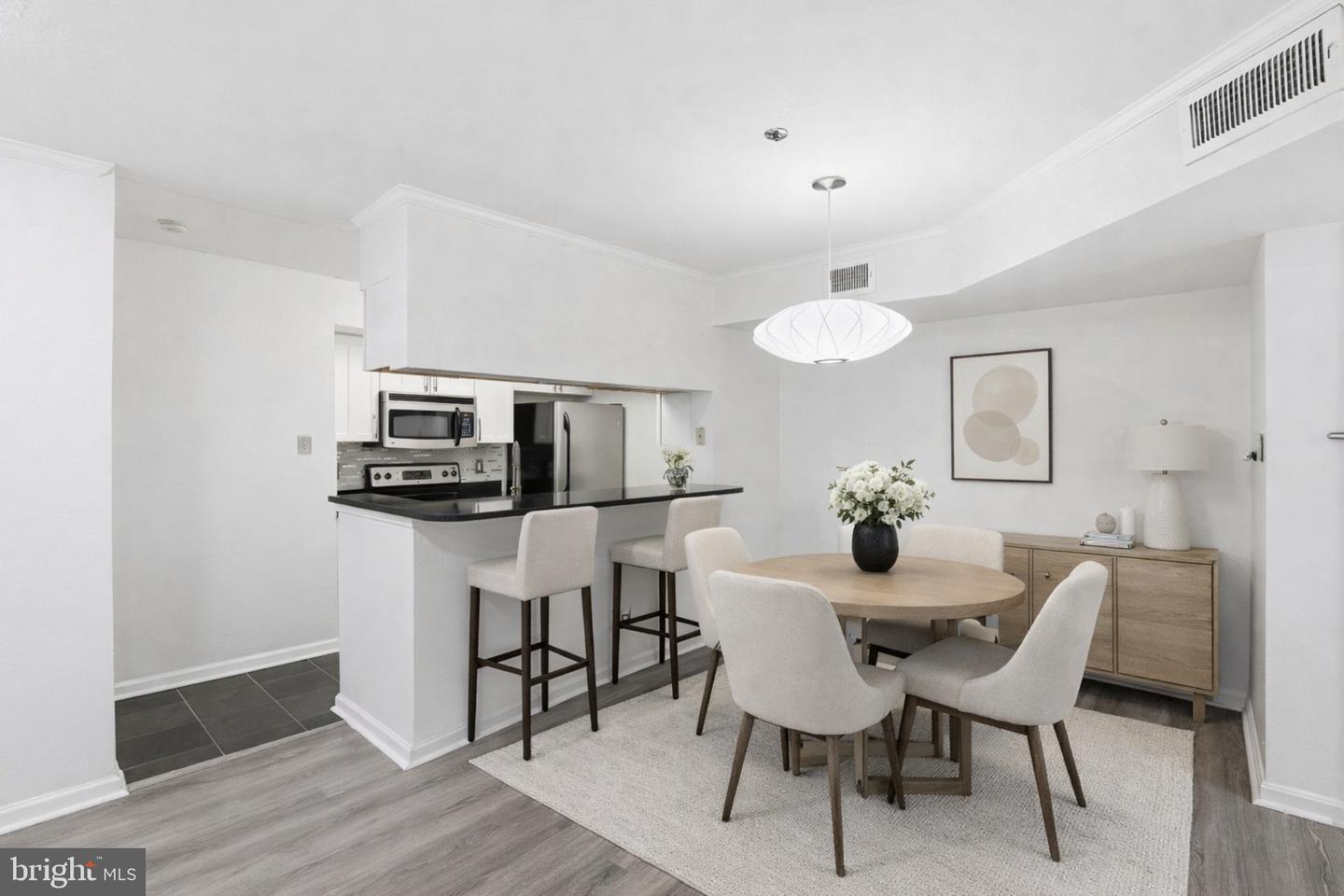 3309 WYNDHAM CIR #1172, ALEXANDRIA, Virginia 22302, 2 Bedrooms Bedrooms, ,2 BathroomsBathrooms,Residential,For sale,3309 WYNDHAM CIR #1172,VAAX2053558 MLS # VAAX2053558