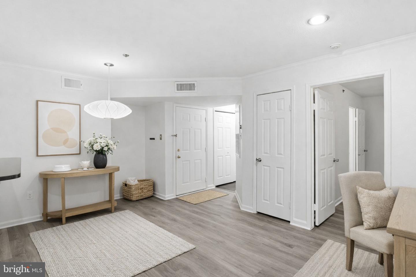 3309 WYNDHAM CIR #1172, ALEXANDRIA, Virginia 22302, 2 Bedrooms Bedrooms, ,2 BathroomsBathrooms,Residential,For sale,3309 WYNDHAM CIR #1172,VAAX2053558 MLS # VAAX2053558