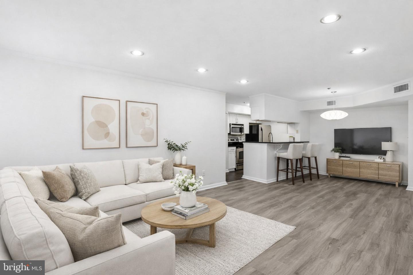 3309 WYNDHAM CIR #1172, ALEXANDRIA, Virginia 22302, 2 Bedrooms Bedrooms, ,2 BathroomsBathrooms,Residential,For sale,3309 WYNDHAM CIR #1172,VAAX2053558 MLS # VAAX2053558