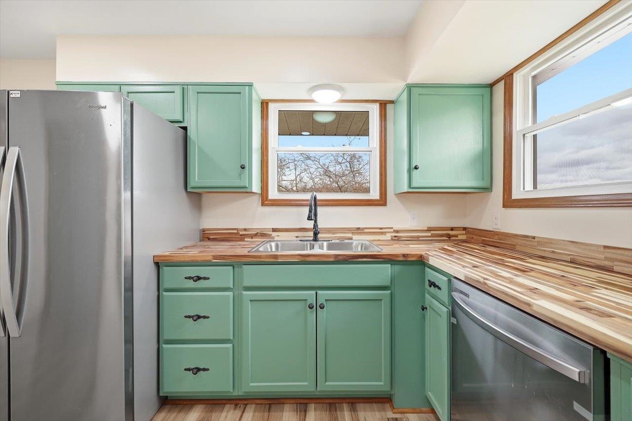 11 PARTLOW ST, STAUNTON, Virginia 24401, 4 Bedrooms Bedrooms, ,2 BathroomsBathrooms,Residential,11 PARTLOW ST,673569 MLS # 673569