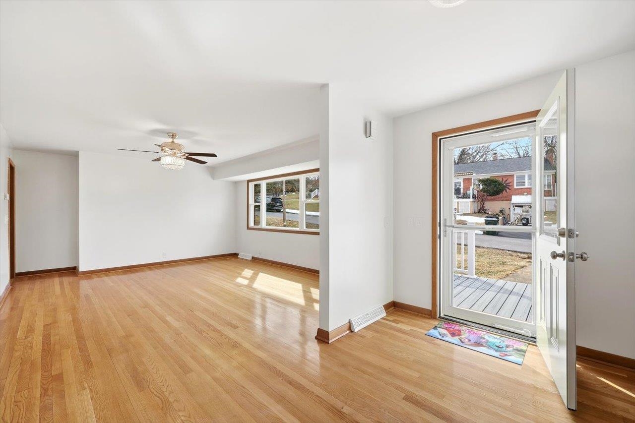 11 PARTLOW ST, STAUNTON, Virginia 24401, 4 Bedrooms Bedrooms, ,2 BathroomsBathrooms,Residential,11 PARTLOW ST,673569 MLS # 673569