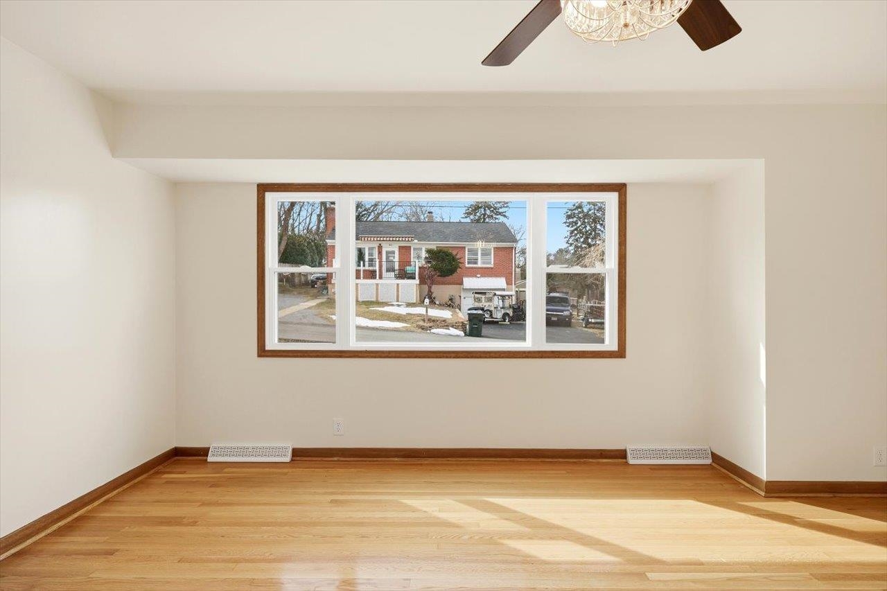 11 PARTLOW ST, STAUNTON, Virginia 24401, 4 Bedrooms Bedrooms, ,2 BathroomsBathrooms,Residential,11 PARTLOW ST,673569 MLS # 673569