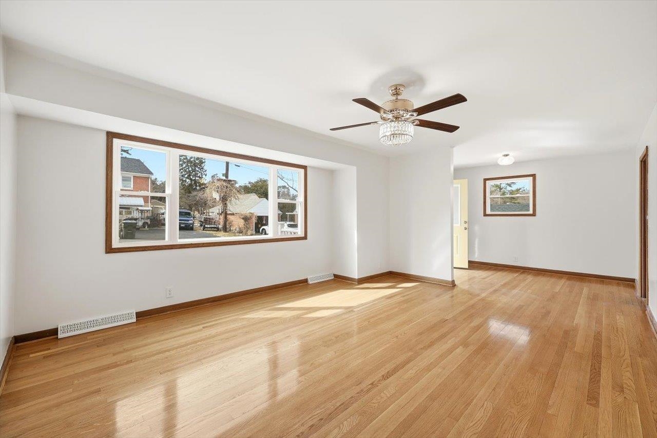 11 PARTLOW ST, STAUNTON, Virginia 24401, 4 Bedrooms Bedrooms, ,2 BathroomsBathrooms,Residential,11 PARTLOW ST,673569 MLS # 673569