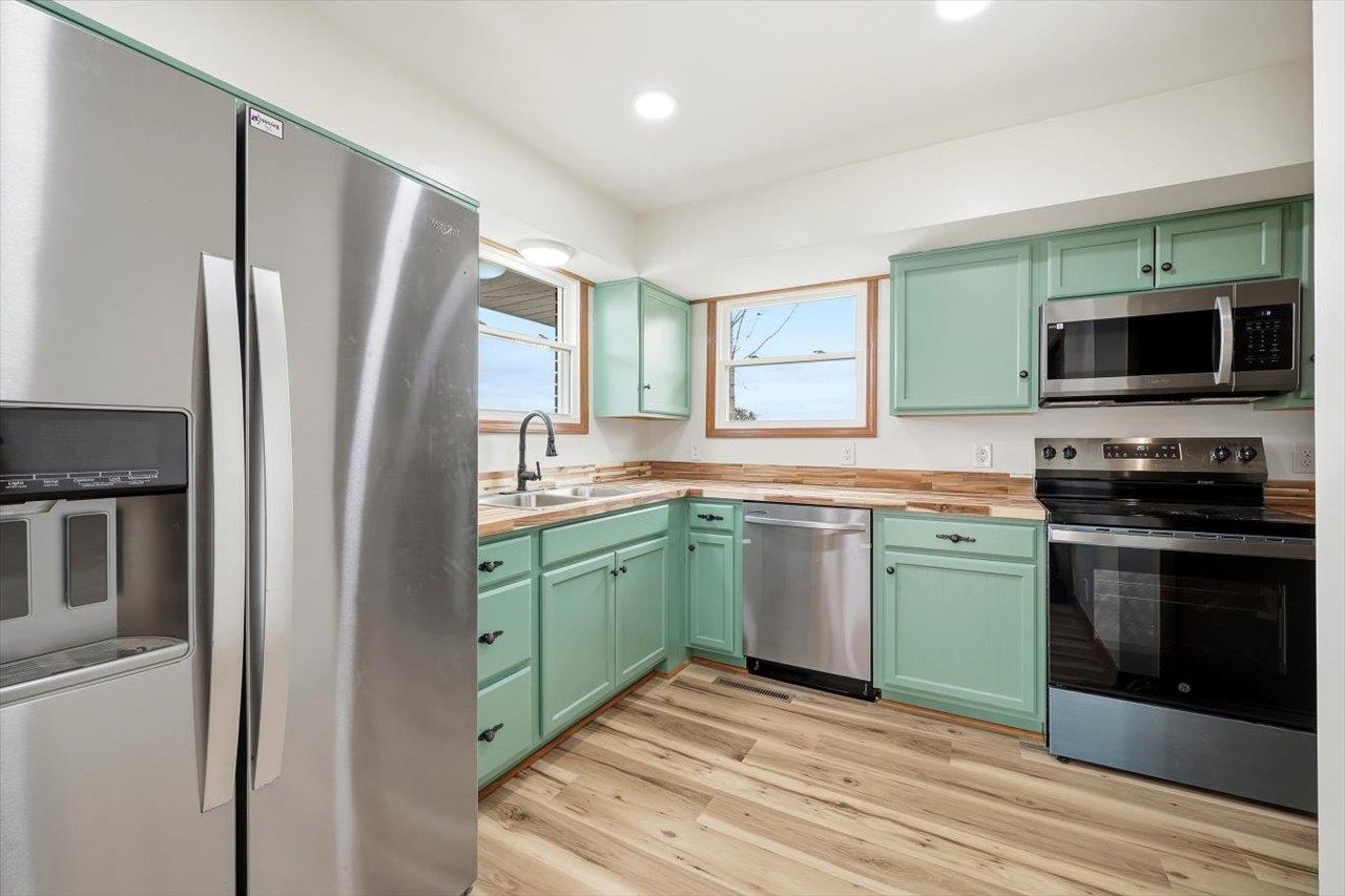 11 PARTLOW ST, STAUNTON, Virginia 24401, 4 Bedrooms Bedrooms, ,2 BathroomsBathrooms,Residential,11 PARTLOW ST,673569 MLS # 673569