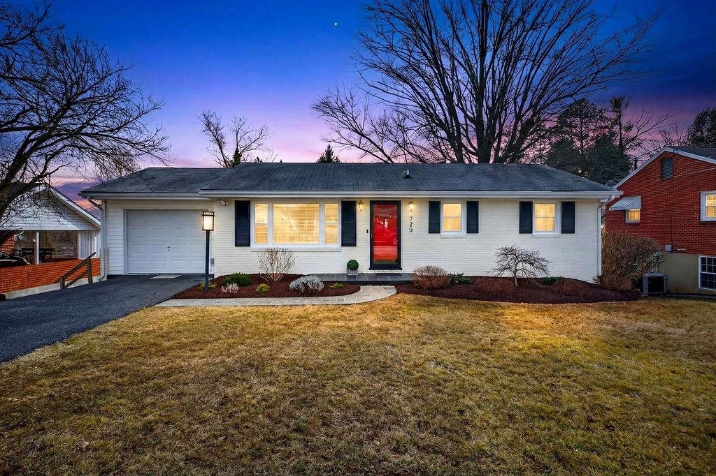 725 AINTREE PL, STAUNTON, Virginia 24401, 3 Bedrooms Bedrooms, ,2 BathroomsBathrooms,Residential,725 AINTREE PL,673584 MLS # 673584