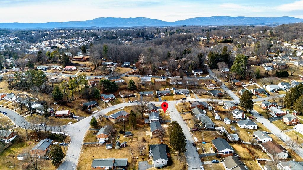 725 AINTREE PL, STAUNTON, Virginia 24401, 3 Bedrooms Bedrooms, ,2 BathroomsBathrooms,Residential,725 AINTREE PL,673584 MLS # 673584