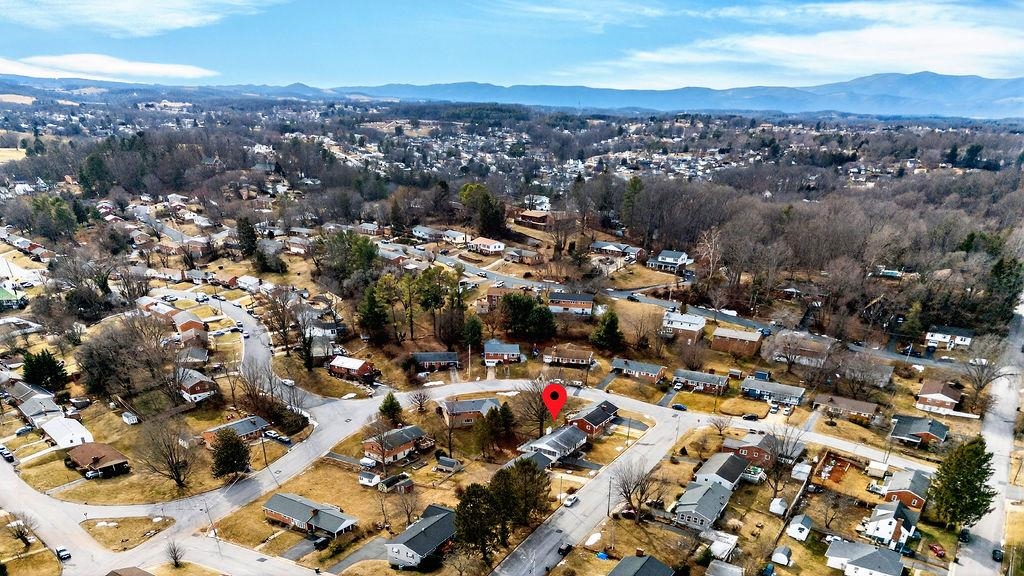 725 AINTREE PL, STAUNTON, Virginia 24401, 3 Bedrooms Bedrooms, ,2 BathroomsBathrooms,Residential,725 AINTREE PL,673584 MLS # 673584