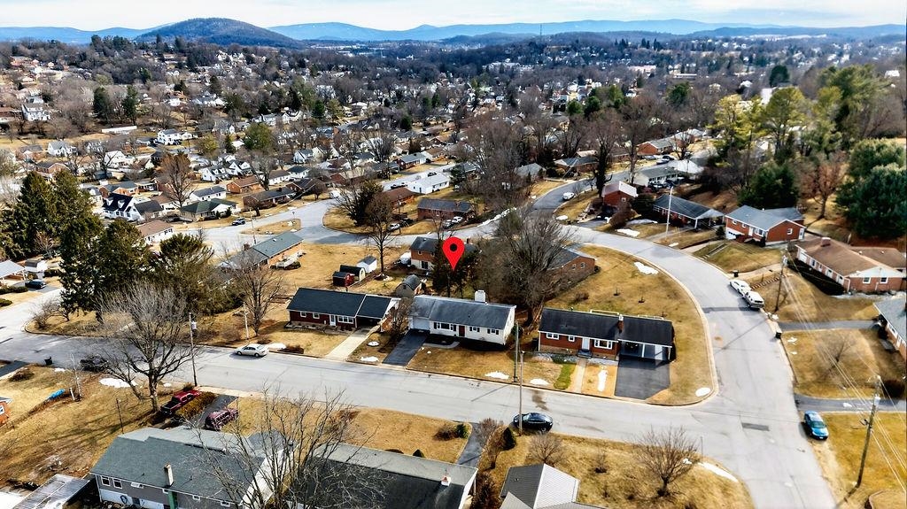 725 AINTREE PL, STAUNTON, Virginia 24401, 3 Bedrooms Bedrooms, ,2 BathroomsBathrooms,Residential,725 AINTREE PL,673584 MLS # 673584