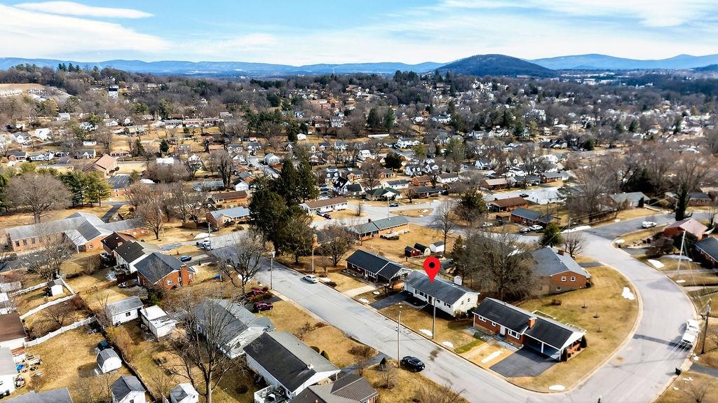 725 AINTREE PL, STAUNTON, Virginia 24401, 3 Bedrooms Bedrooms, ,2 BathroomsBathrooms,Residential,725 AINTREE PL,673584 MLS # 673584