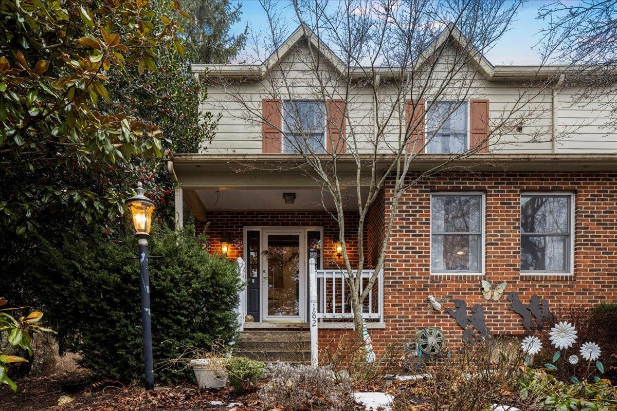 182 EMERALD DR, HARRISONBURG, Virginia 22801, 2 Bedrooms Bedrooms, ,1 BathroomBathrooms,Residential,Emerald City Treasure,182 EMERALD DR,673586 MLS # 673586