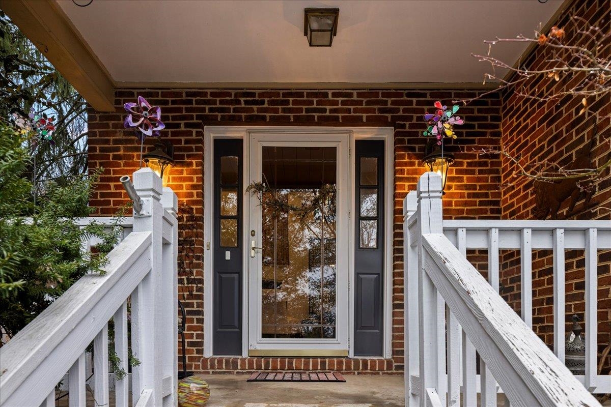 182 EMERALD DR, HARRISONBURG, Virginia 22801, 2 Bedrooms Bedrooms, ,1 BathroomBathrooms,Residential,Emerald City Treasure,182 EMERALD DR,673586 MLS # 673586