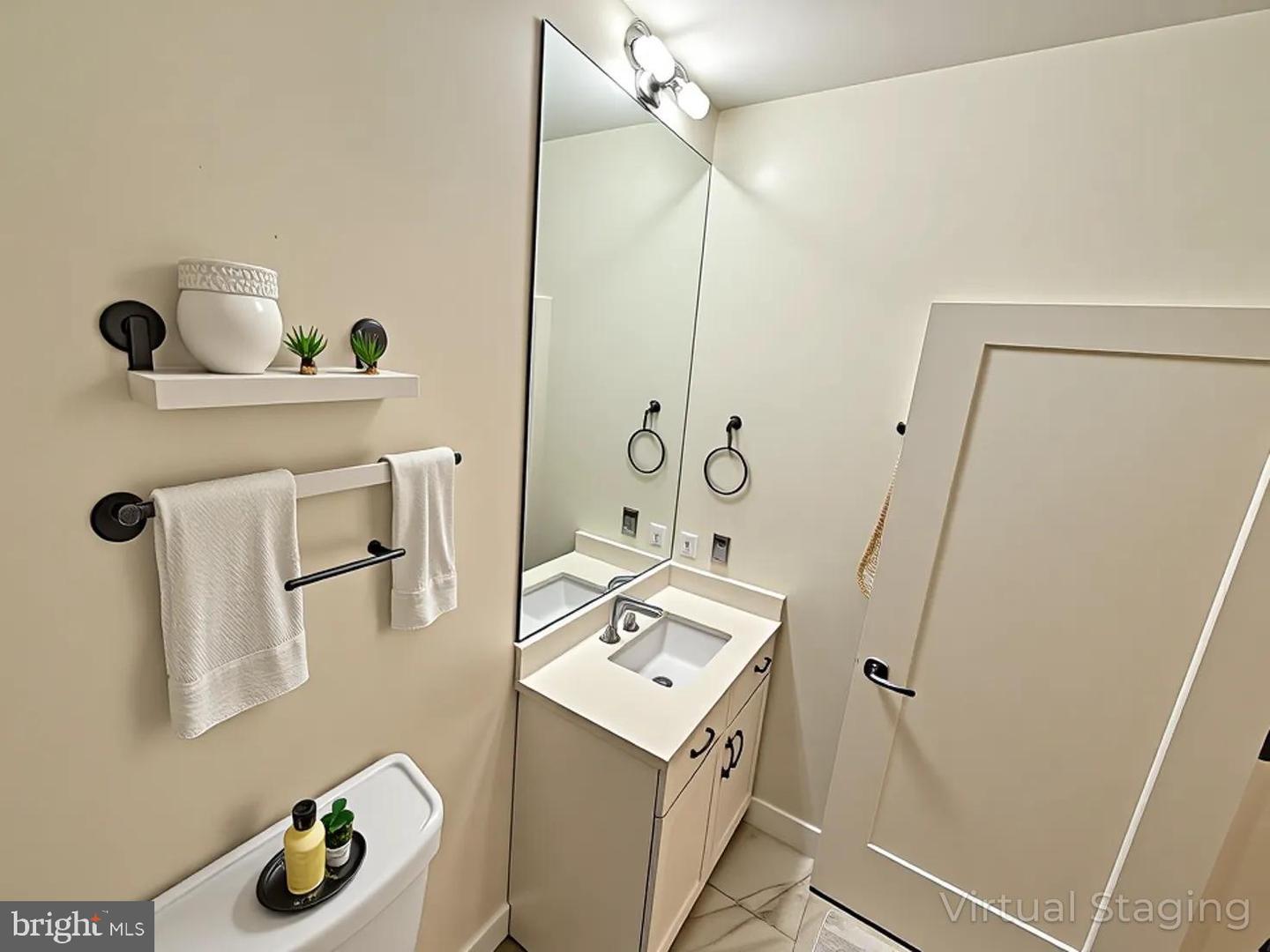 1412 CHAPIN ST NW #302, WASHINGTON, District Of Columbia 20009, 2 Bedrooms Bedrooms, 3 Rooms Rooms,2 BathroomsBathrooms,Residential,For sale,1412 CHAPIN ST NW #302,DCDC2244154 MLS # DCDC2244154