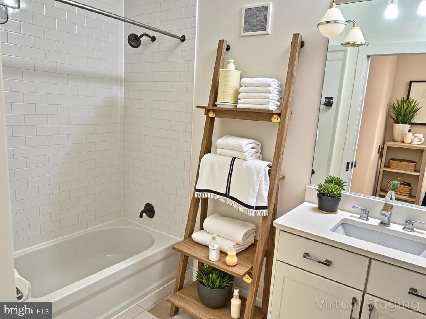 1412 CHAPIN ST NW #302, WASHINGTON, District Of Columbia 20009, 2 Bedrooms Bedrooms, 3 Rooms Rooms,2 BathroomsBathrooms,Residential,For sale,1412 CHAPIN ST NW #302,DCDC2244154 MLS # DCDC2244154