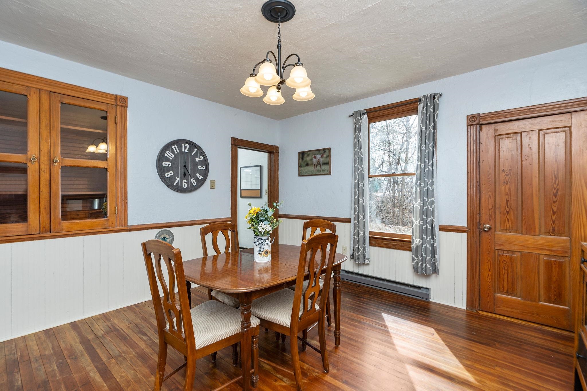 503 AUGUSTA AVE, GROTTOES, Virginia 24441, 3 Bedrooms Bedrooms, ,1 BathroomBathrooms,Residential,503 AUGUSTA AVE,673591 MLS # 673591