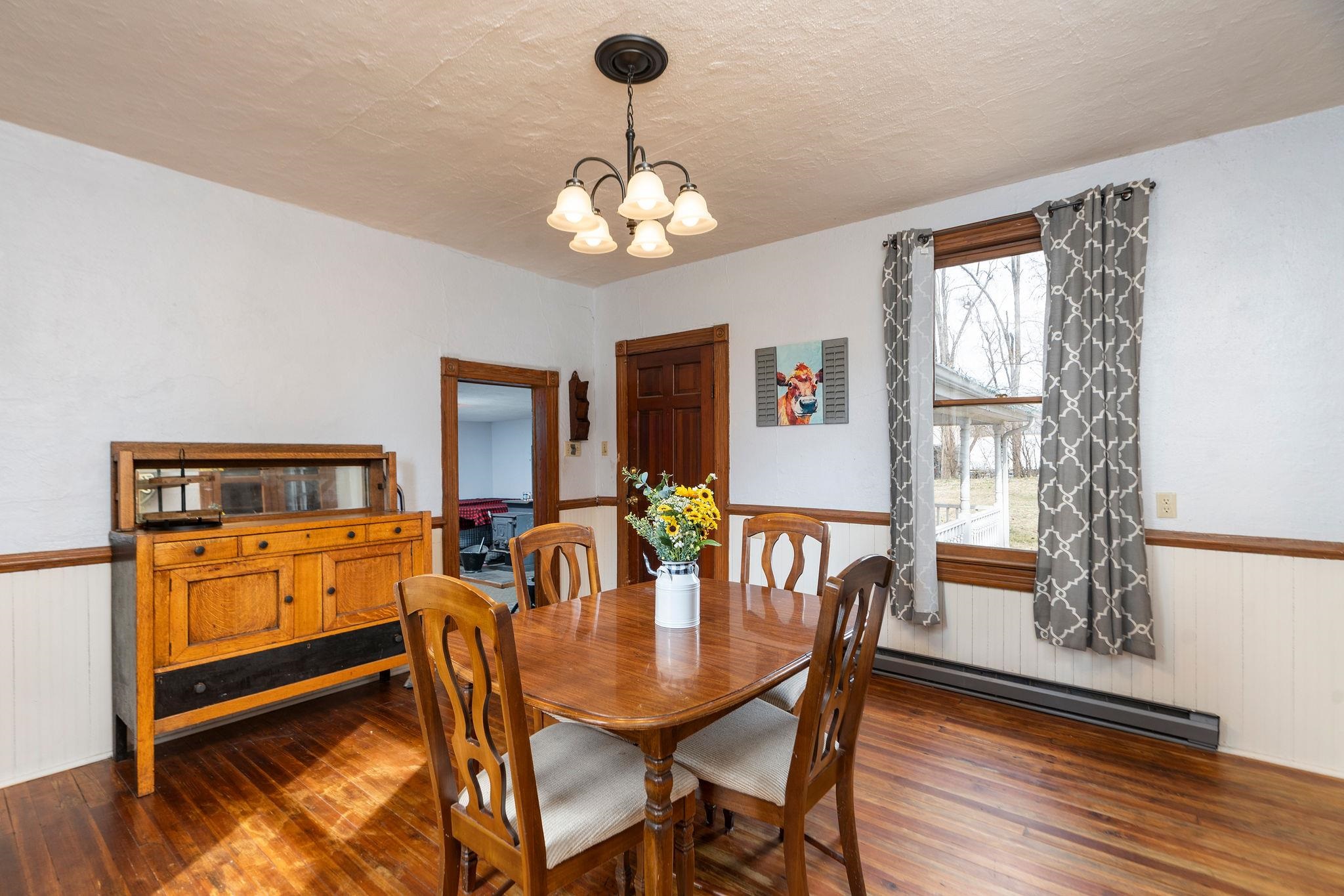 503 AUGUSTA AVE, GROTTOES, Virginia 24441, 3 Bedrooms Bedrooms, ,1 BathroomBathrooms,Residential,503 AUGUSTA AVE,673591 MLS # 673591