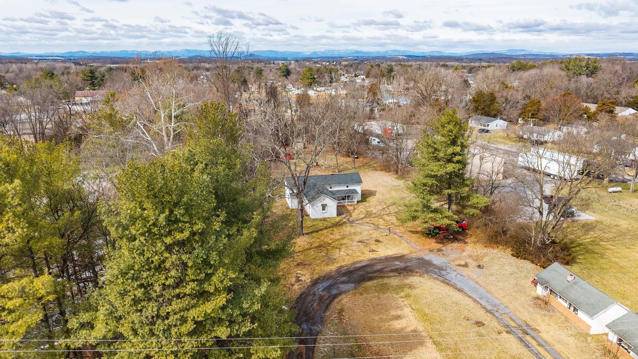 503 AUGUSTA AVE, GROTTOES, Virginia 24441, 3 Bedrooms Bedrooms, ,1 BathroomBathrooms,Residential,503 AUGUSTA AVE,673591 MLS # 673591