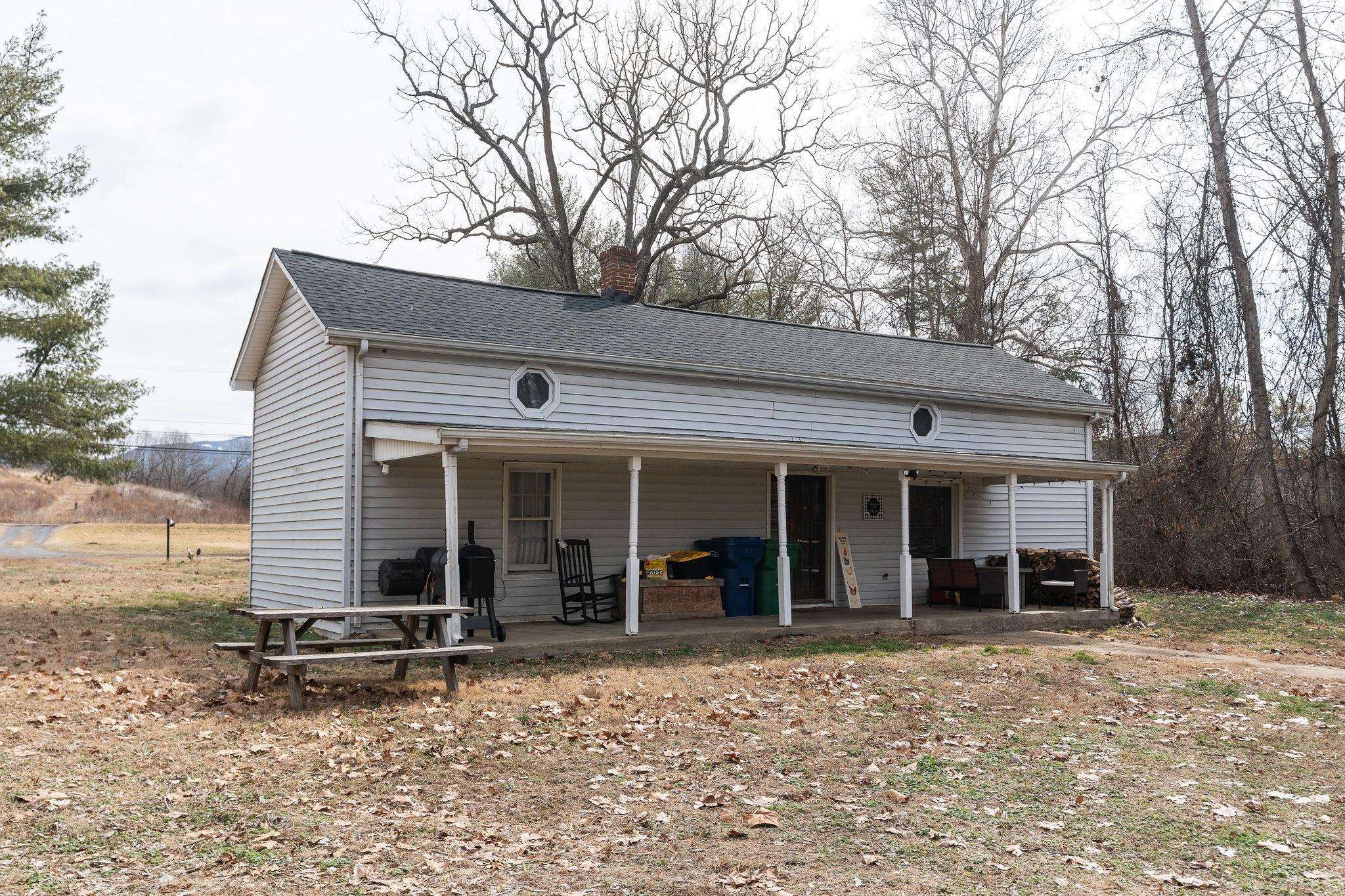 503 AUGUSTA AVE, GROTTOES, Virginia 24441, 3 Bedrooms Bedrooms, ,1 BathroomBathrooms,Residential,503 AUGUSTA AVE,673591 MLS # 673591