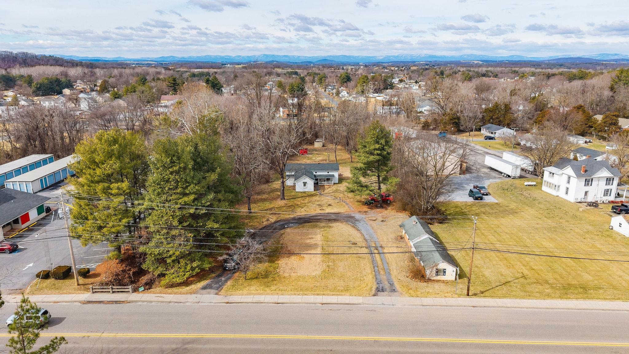 503 AUGUSTA AVE, GROTTOES, Virginia 24441, 3 Bedrooms Bedrooms, ,1 BathroomBathrooms,Residential,503 AUGUSTA AVE,673591 MLS # 673591