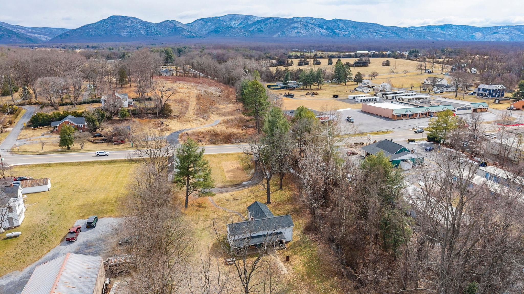 503 AUGUSTA AVE, GROTTOES, Virginia 24441, 3 Bedrooms Bedrooms, ,1 BathroomBathrooms,Residential,503 AUGUSTA AVE,673591 MLS # 673591