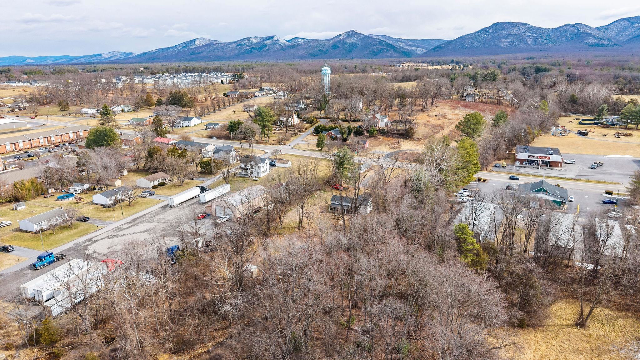 503 AUGUSTA AVE, GROTTOES, Virginia 24441, 3 Bedrooms Bedrooms, ,1 BathroomBathrooms,Residential,503 AUGUSTA AVE,673591 MLS # 673591