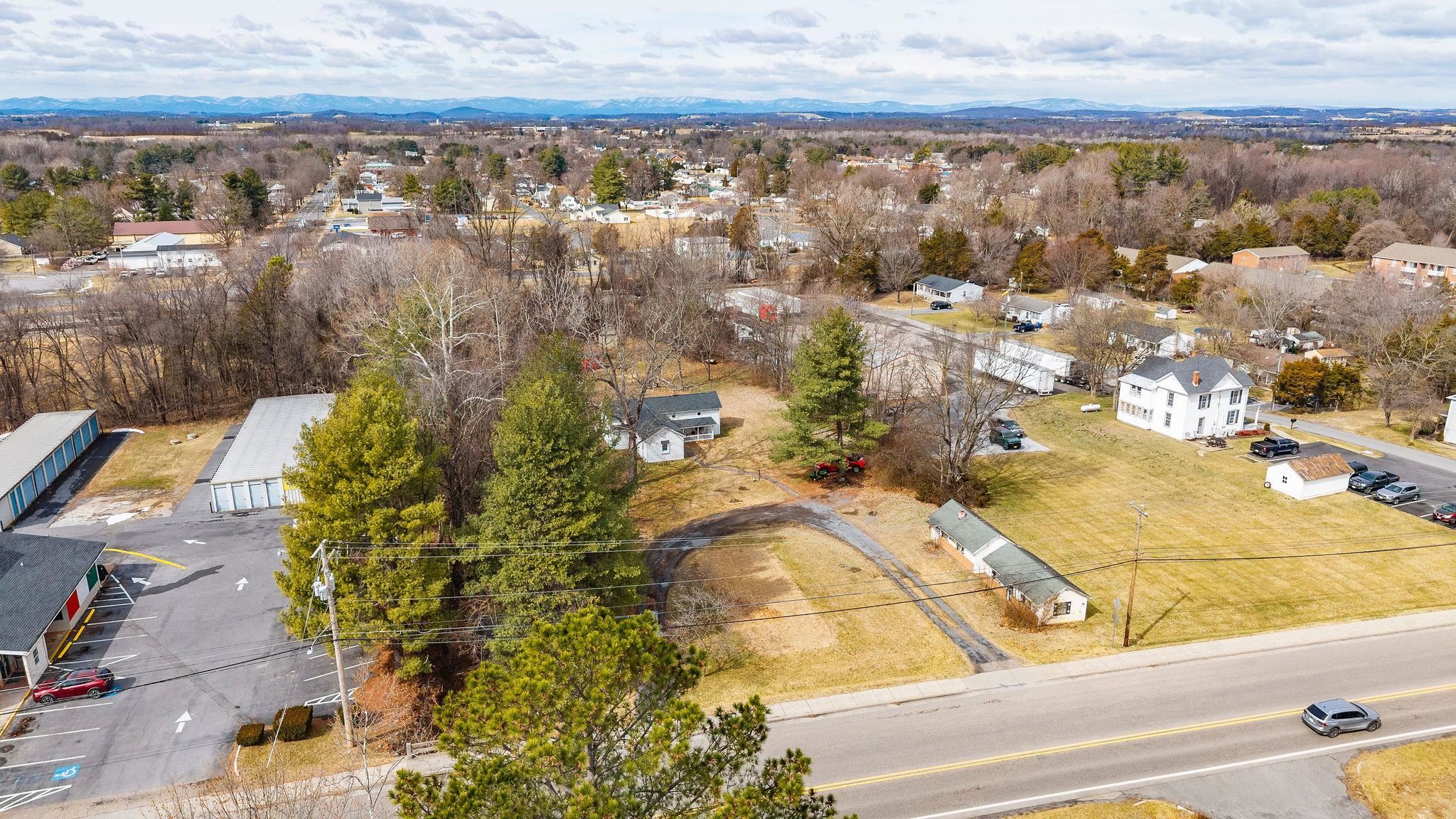 503 AUGUSTA AVE, GROTTOES, Virginia 24441, 3 Bedrooms Bedrooms, ,1 BathroomBathrooms,Residential,503 AUGUSTA AVE,673591 MLS # 673591