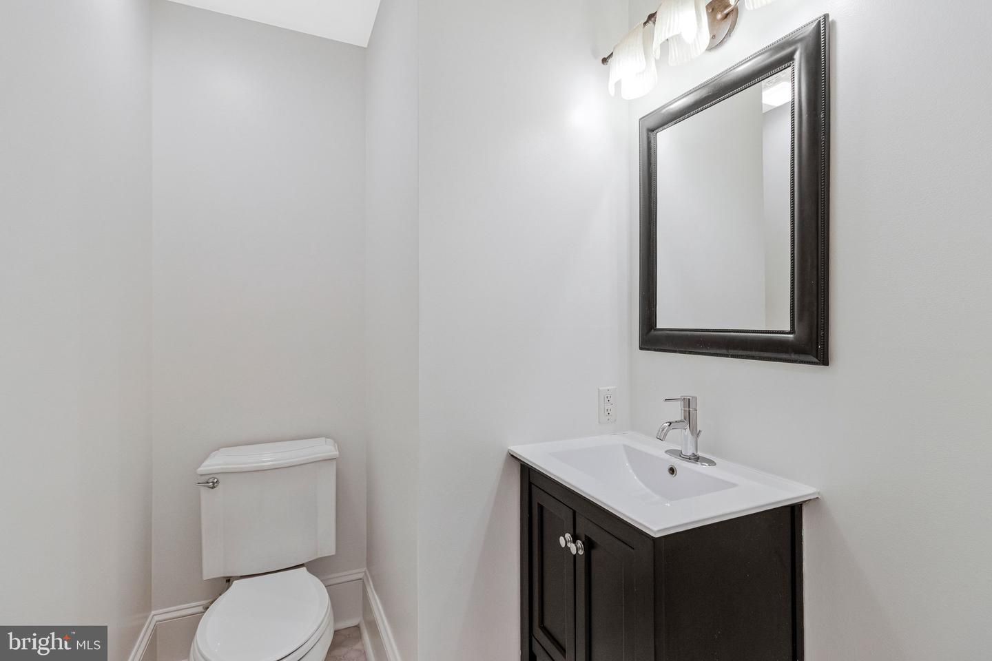 629 4TH ST NE #1, WASHINGTON, District Of Columbia 20002, 2 Bedrooms Bedrooms, ,1 BathroomBathrooms,Residential,For sale,629 4TH ST NE #1,DCDC2244264 MLS # DCDC2244264 629 4TH ST NE #1, WASHINGTON, District Of Columbia 20002, 2 Bedrooms Bedrooms, ,1 BathroomBathrooms,Residential,For sale,629 4TH ST NE #1,DCDC2244264 MLS # DCDC2244264