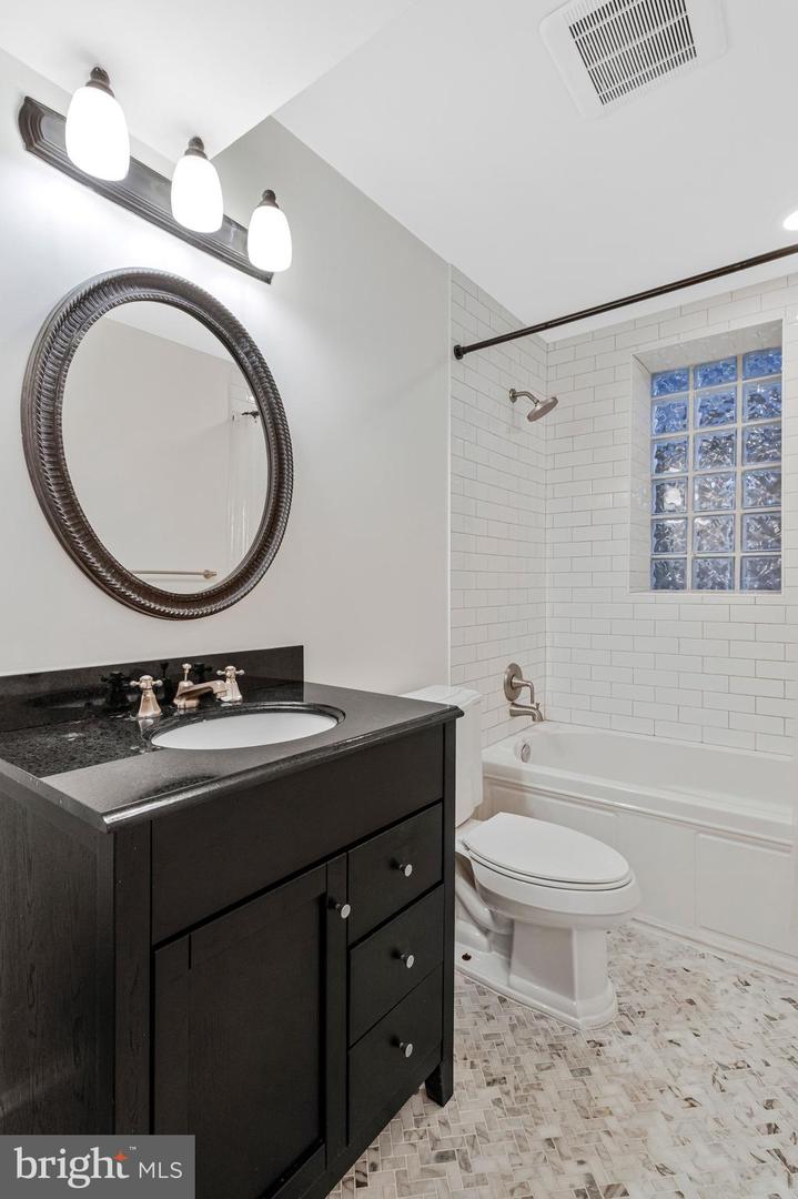 629 4TH ST NE #1, WASHINGTON, District Of Columbia 20002, 2 Bedrooms Bedrooms, ,1 BathroomBathrooms,Residential,For sale,629 4TH ST NE #1,DCDC2244264 MLS # DCDC2244264 629 4TH ST NE #1, WASHINGTON, District Of Columbia 20002, 2 Bedrooms Bedrooms, ,1 BathroomBathrooms,Residential,For sale,629 4TH ST NE #1,DCDC2244264 MLS # DCDC2244264